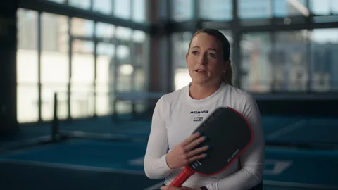 Vì sao Brooke Buckner chuyển sang vợt Agassi Pro