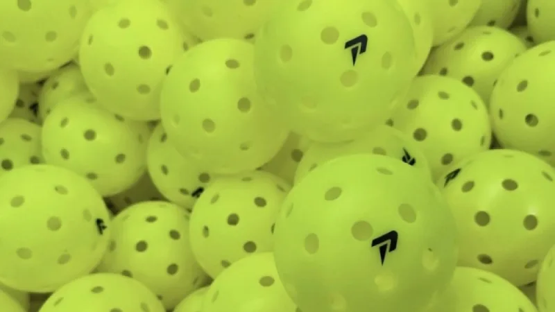 Kinh nghiệm lựa chọn bóng pickleball chất lượng chính hãng giá tốt