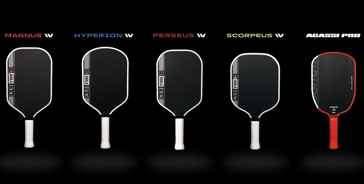 Dải vợt JOOLA Pro IV gồm Magnus, Hyperion, Perseus, Scorpeus và Agassi Pro trên nền đen