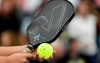 Cách cầm vợt pickleball để đánh hiệu quả và những lỗi phổ biến